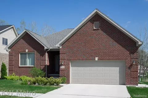 2696 John Bartley Cir, Sterling Heights, MI 48310