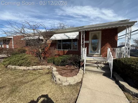 20017 California, Saint Clair Shores, MI 48080