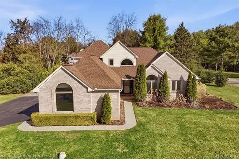 3597 Habitat Trl, Pinckney, MI 48169
