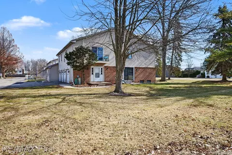 38103 Jefferson Ave, Harrison, MI 48045