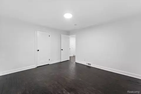 Bedroom - 11943 E Outer Dr, Detroit, MI 48224 photo 4 of 6