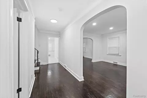 Entry Way - 11943 E Outer Dr, Detroit, MI 48224 photo 1 of 2