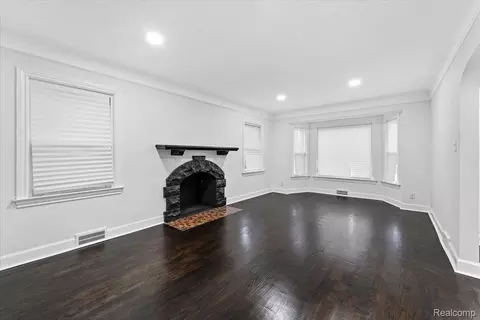 Living - 11943 E Outer Dr, Detroit, MI 48224 photo 1 of 4