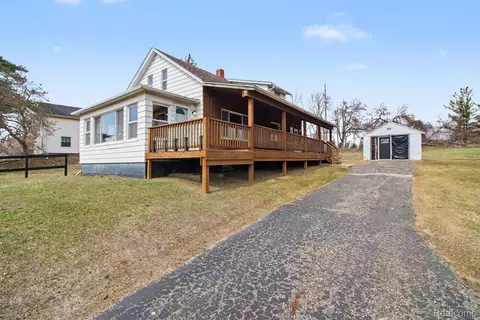 660 W Walton Blvd, Pontiac, MI 48340