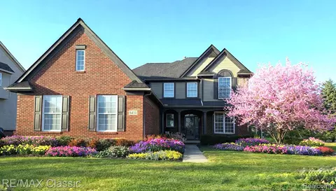 8410 Hummingbird, Commerce, MI 48382
