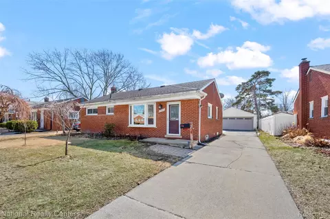 28923 Westfield St, Livonia, MI 48150