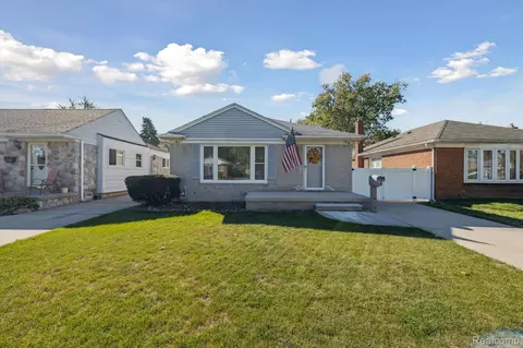 13121 Orchard Rd, Southgate, MI 48195