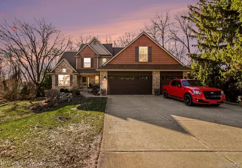 2648 Morel Dr, Highland, MI 48356