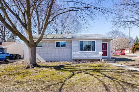 14255 Alexander St, Livonia, MI 48154