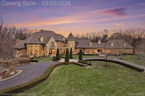 11479 Clyde Rd, Fenton, MI 48430