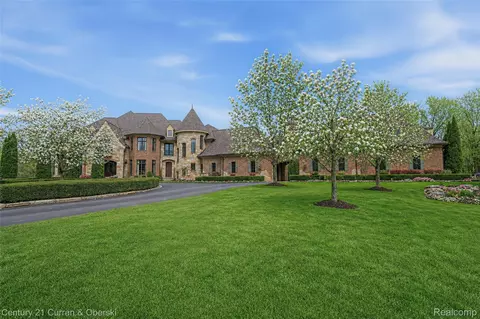 11479 Clyde Rd, Fenton, MI 48430