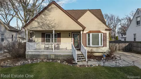 2654 Royal Ave, Berkley, MI 48072