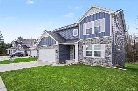 7294 River Rock Dr, Davison, MI 48423