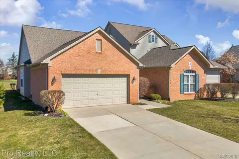 43880 Cherry Grove Ct W, Canton, MI 48188