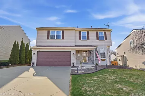 1627 Newgate Ln, Howell, MI 48843