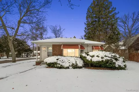 14001 Balfour St, Oak Park, MI 48237