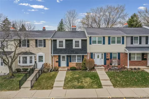 42750 Lyric Ct, Northville, MI 48167
