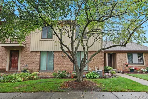 41715 Bedford Dr, Canton, MI 48187