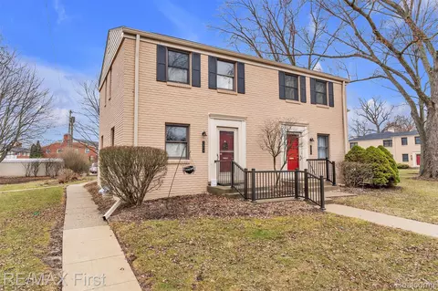 1974 Graefield Rd, Birmingham, MI 48009