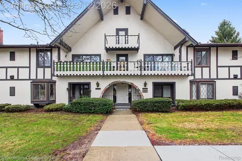 42160 Woodward Ave #86, Bloomfield Hills, MI 48304