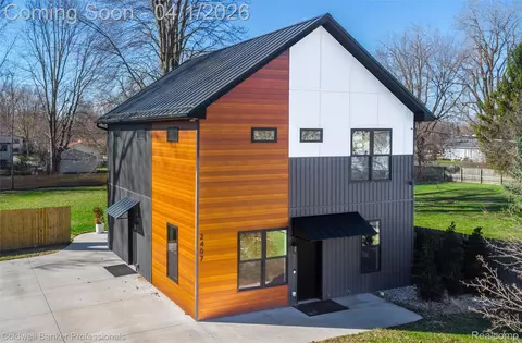 2407 Pollard Rd N, Lansing, MI 48911