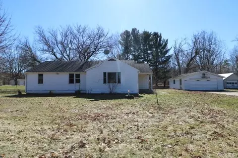 5184 E Mount Morris Rd, Mount Morris, MI 48458