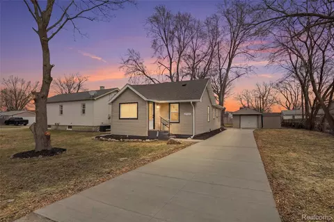 27732 Demrick St, Roseville, MI 48066