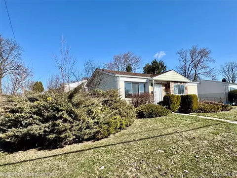 185 Gage St, Pontiac, MI 48342