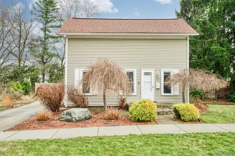 407 S Cedar St, Williamston, MI 48895