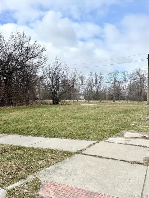 3098 Parker St, Detroit, MI 48214