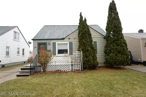 872 E Rowland Ave, Madison Heights, MI 48071