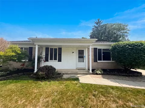42195 Fairview Dr, Canton, MI 48187