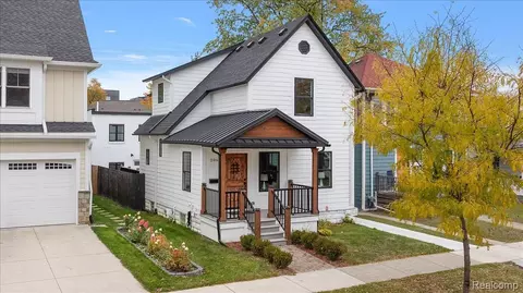 206 N Washington Ave, Royal Oak, MI 48067