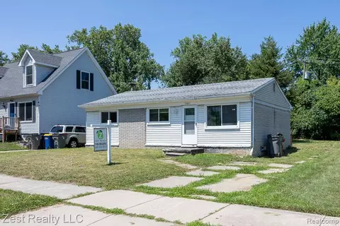 21681 Laurel St, Clinton Township, MI 48035