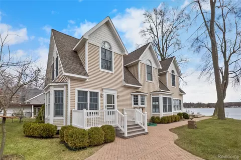 1382 Nita, Putnam, MI 48169