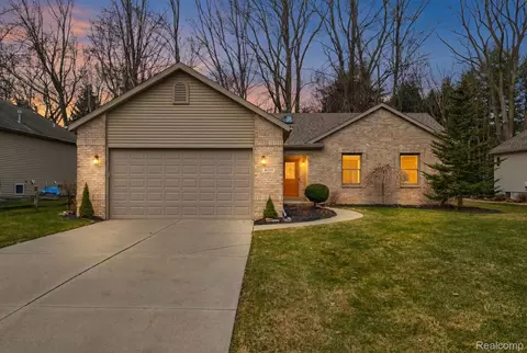 4039 Stoney Creek Dr, Fort Gratiot, MI 48059