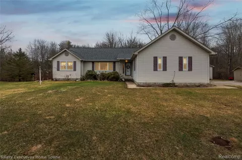 7037 Yager Rd, St. Clair, MI 48079