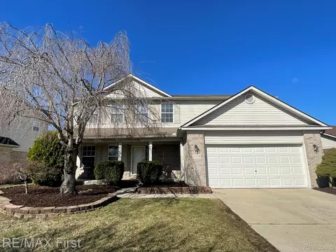 17178 Michigan Heights Dr, Brownstown, MI 48174