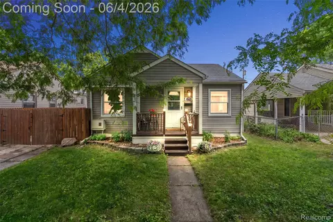 1831 Moorhouse St, Ferndale, MI 48220