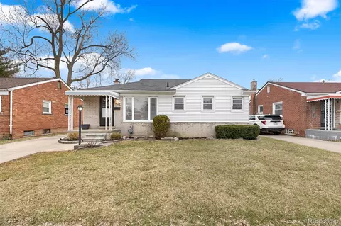 358 Greenwood St, Inkster, MI 48141