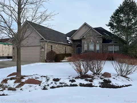 227 Liberty Ave, Marysville, MI 48040