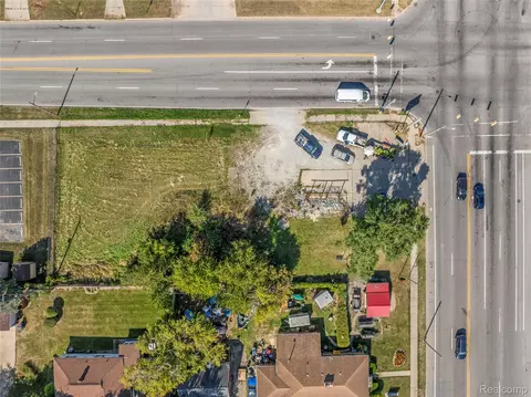 680 E Pierson Rd, Flint, MI 48505