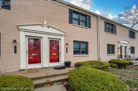 1985 Graefield Rd, Birmingham, MI 48009