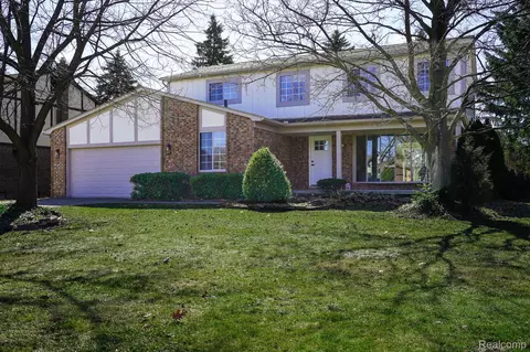 2729 Powderhorn Ridge Rd, Rochester Hills, MI 48309
