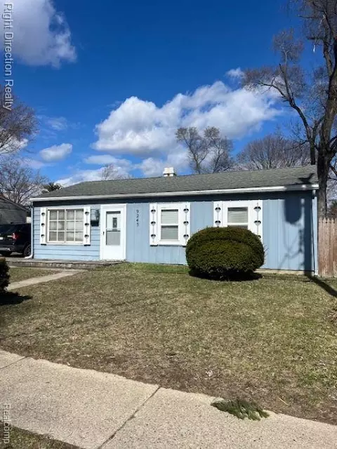 9245 Lee Rd, Green Oak, MI 48116