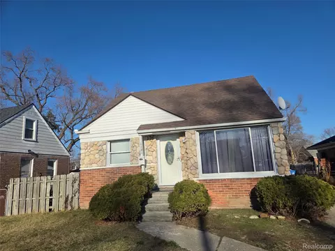1121 S Meadowbrook St E, Inkster, MI 48141