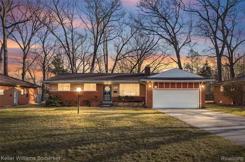 19015 Greenwald Dr, Southfield, MI 48075