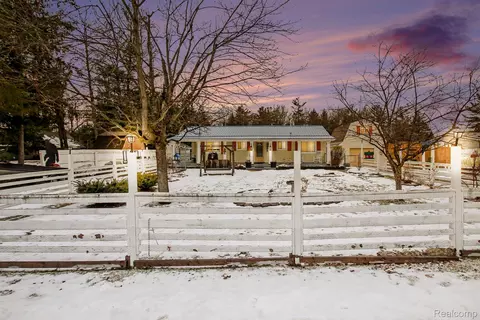 82 Park Lane Dr, Reno, MI 48770