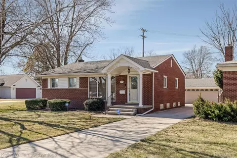 4652 Parker St, Dearborn Heights, MI 48125