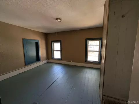 10611 W Saint Charles Rd, Sumner, MI 48889 photo 9
